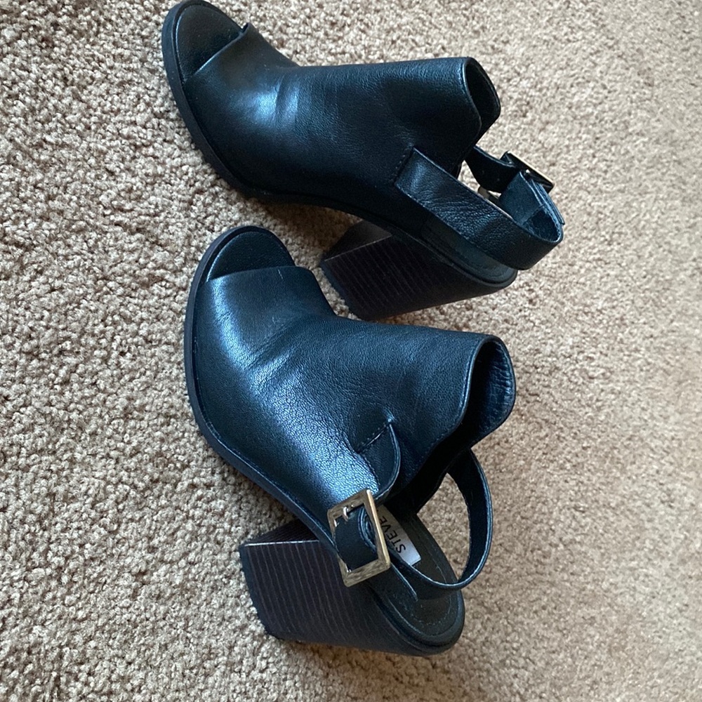 Steve Madden Size-5.5 color black